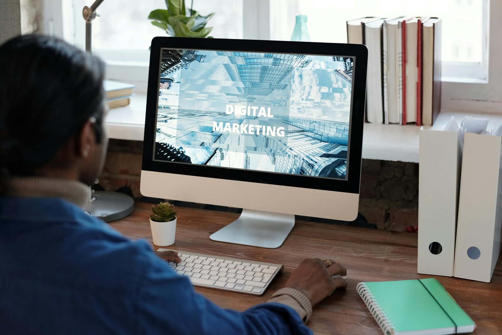 Digital Marketing Services in Udaipur professional working on computer